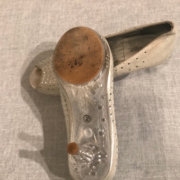 Silver Slipper shimmery silver clear bottom & heel - Picture 7 of 8